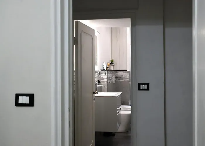 Manin Rail * جنوة